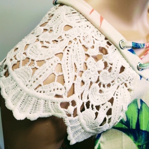 EUC NEW YORK LAUNDRY TROPICAL FLORAL RAW HEMLINE LACE SLEEVES POLYESTER TOP XL - Picture 6 of 10